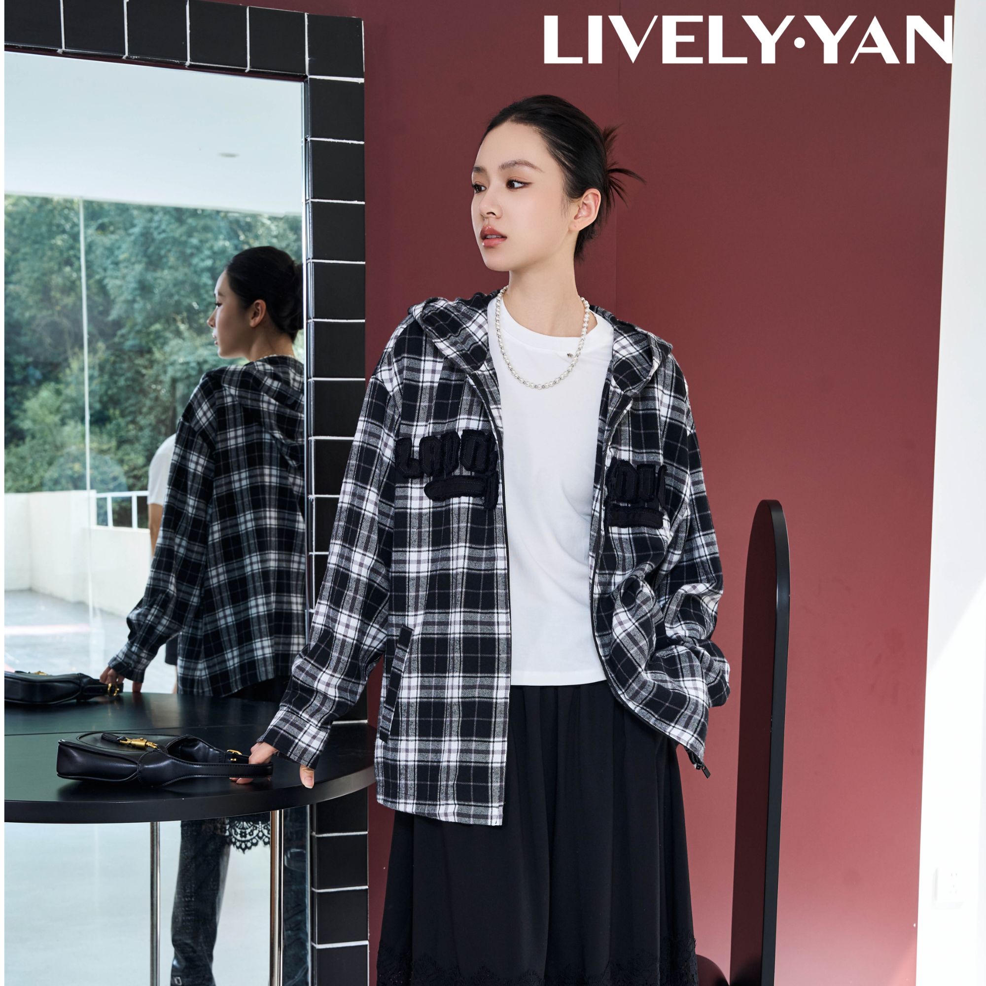 俪妍【LIVELY·YAN】25秋季款格子衬衣37925衬衫时尚潮流黑白休闲