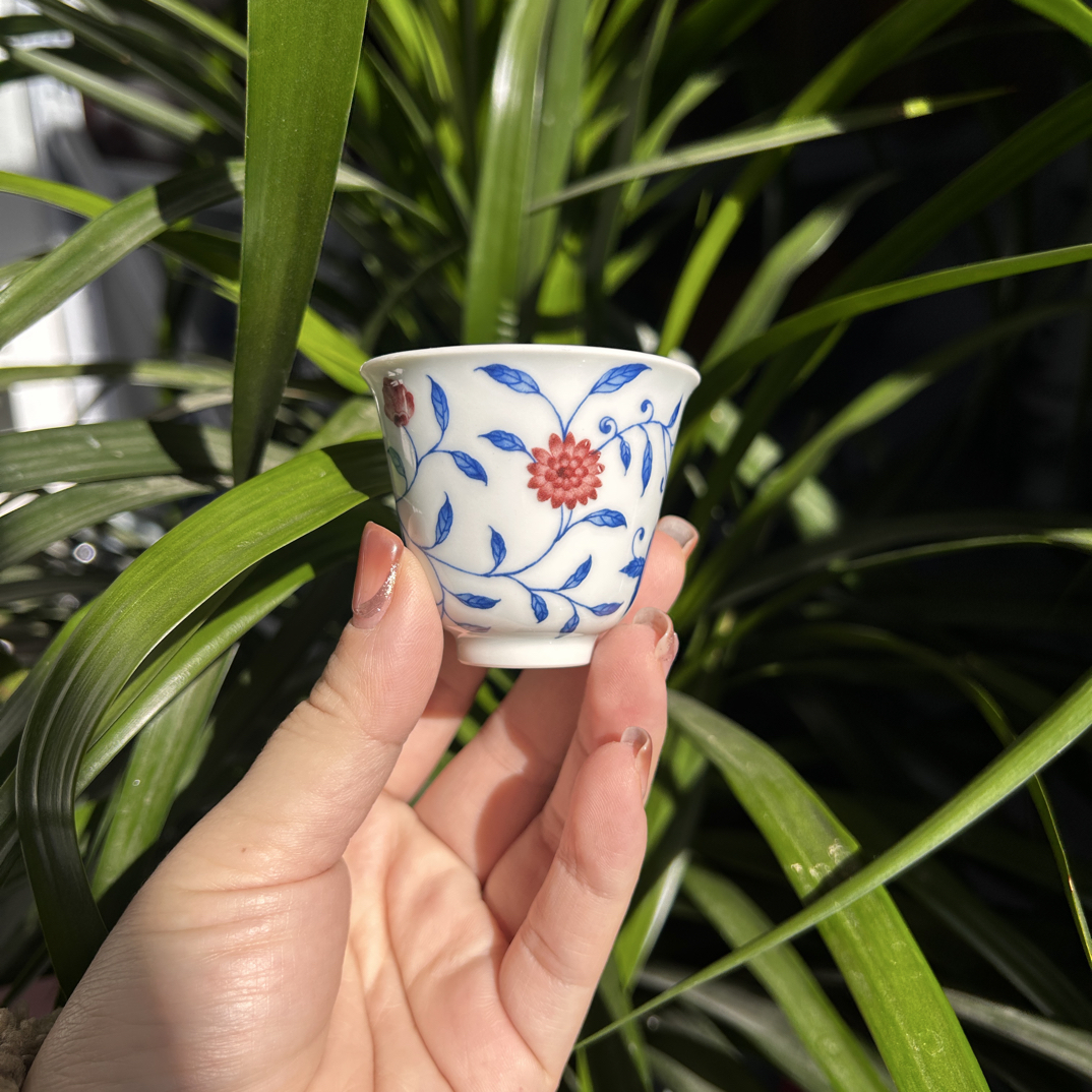 景德镇高温安全釉下青花缠枝莲釉里红小客杯主人杯容量约50ml
