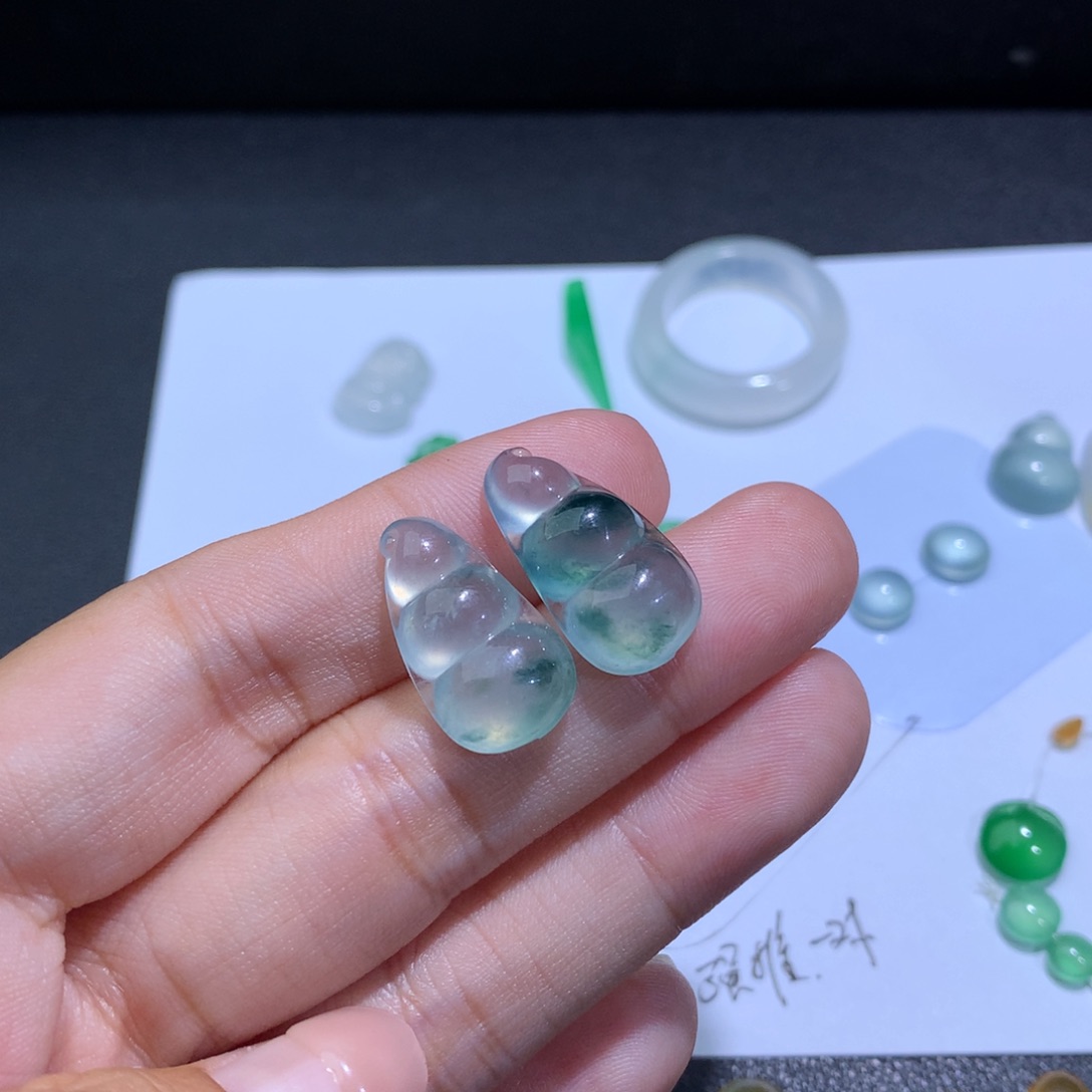翡翠颈饰未镶嵌豆