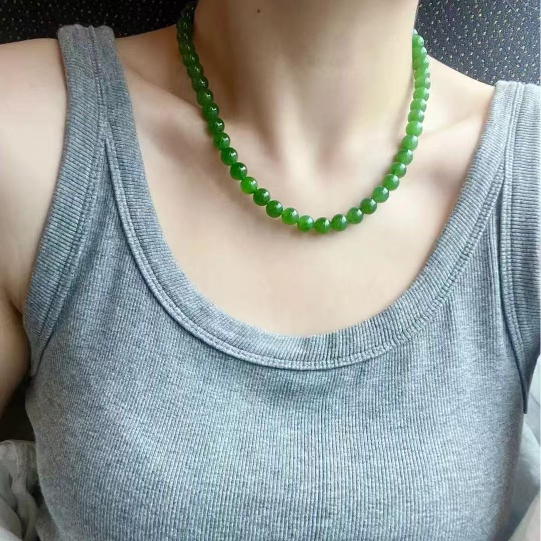精选气质时尚苹果绿项 链8MM百搭款戈壁玉项链多样性发货发其一