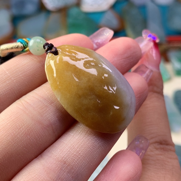 颈饰未镶嵌翡翠好