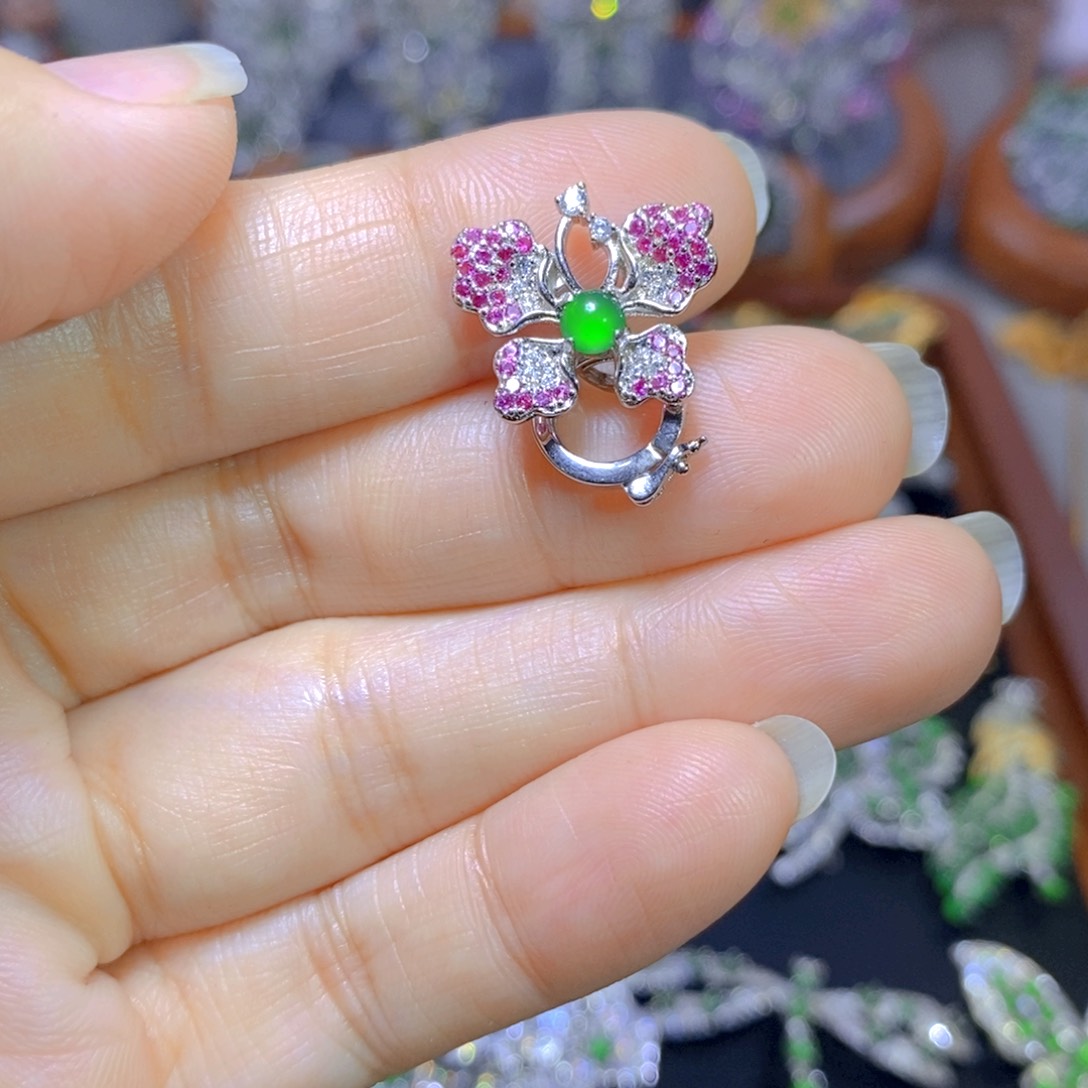 翡翠颈饰银S925镶嵌天然翡翠