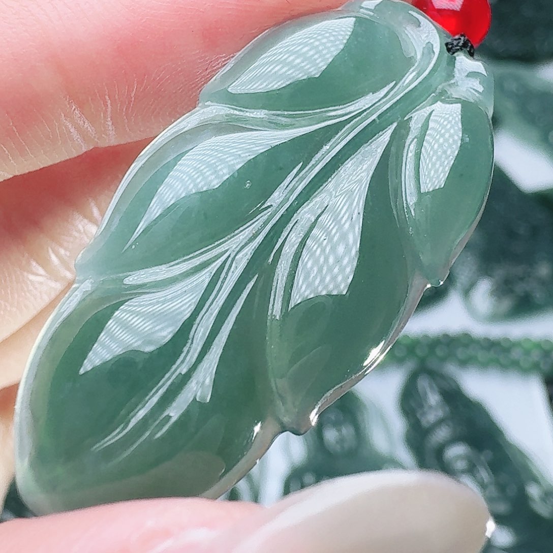 翡翠未镶嵌颈饰11