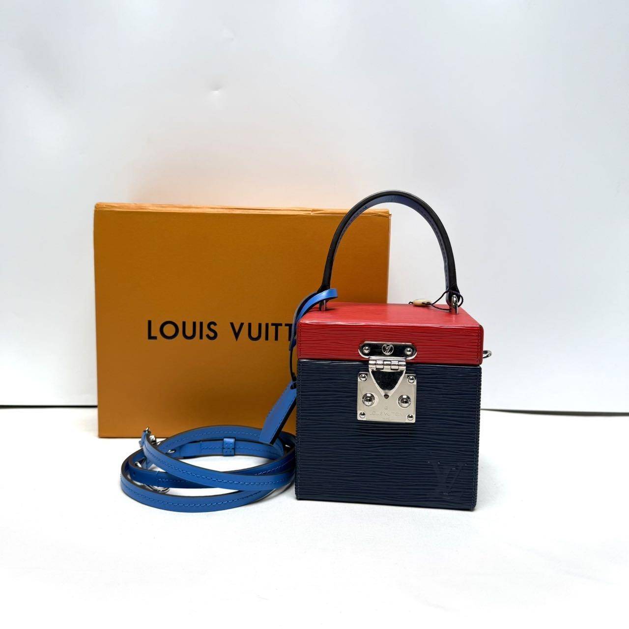 胖虎熙少/路易威登/95新/公价0/箱包/两用包/31B2502100038