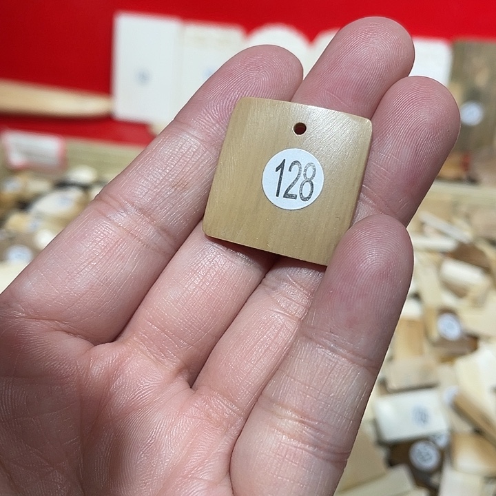 泥塑不打孔联系客服