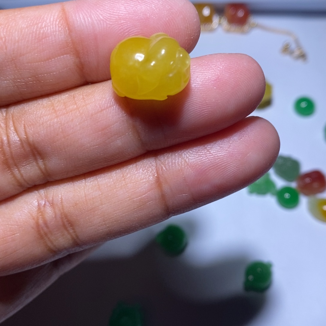 颈饰未镶嵌翡翠多**赵