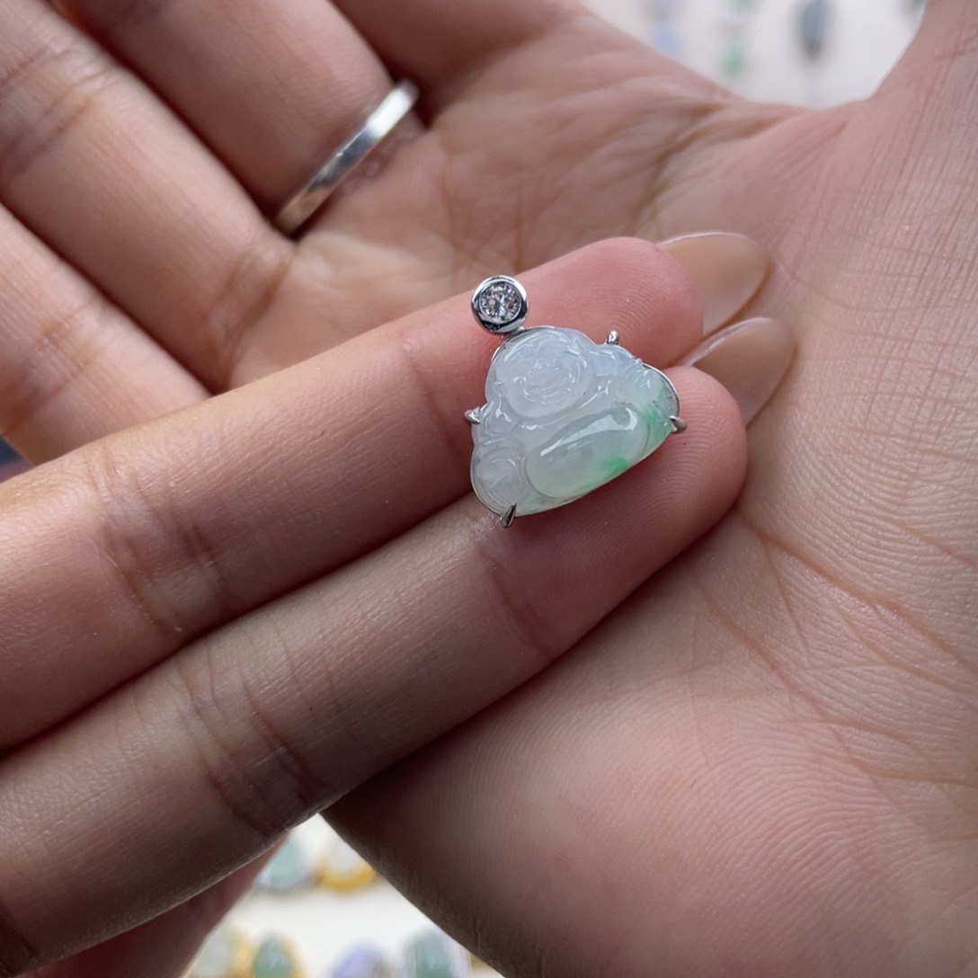 颈饰银S925镶嵌翡翠飘绿佛公吊坠