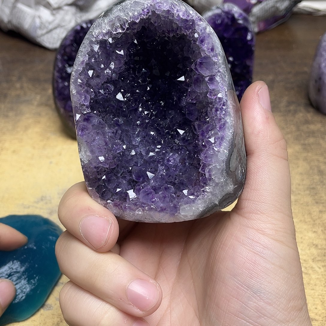 紫晶未镶嵌大型摆件（非配饰）