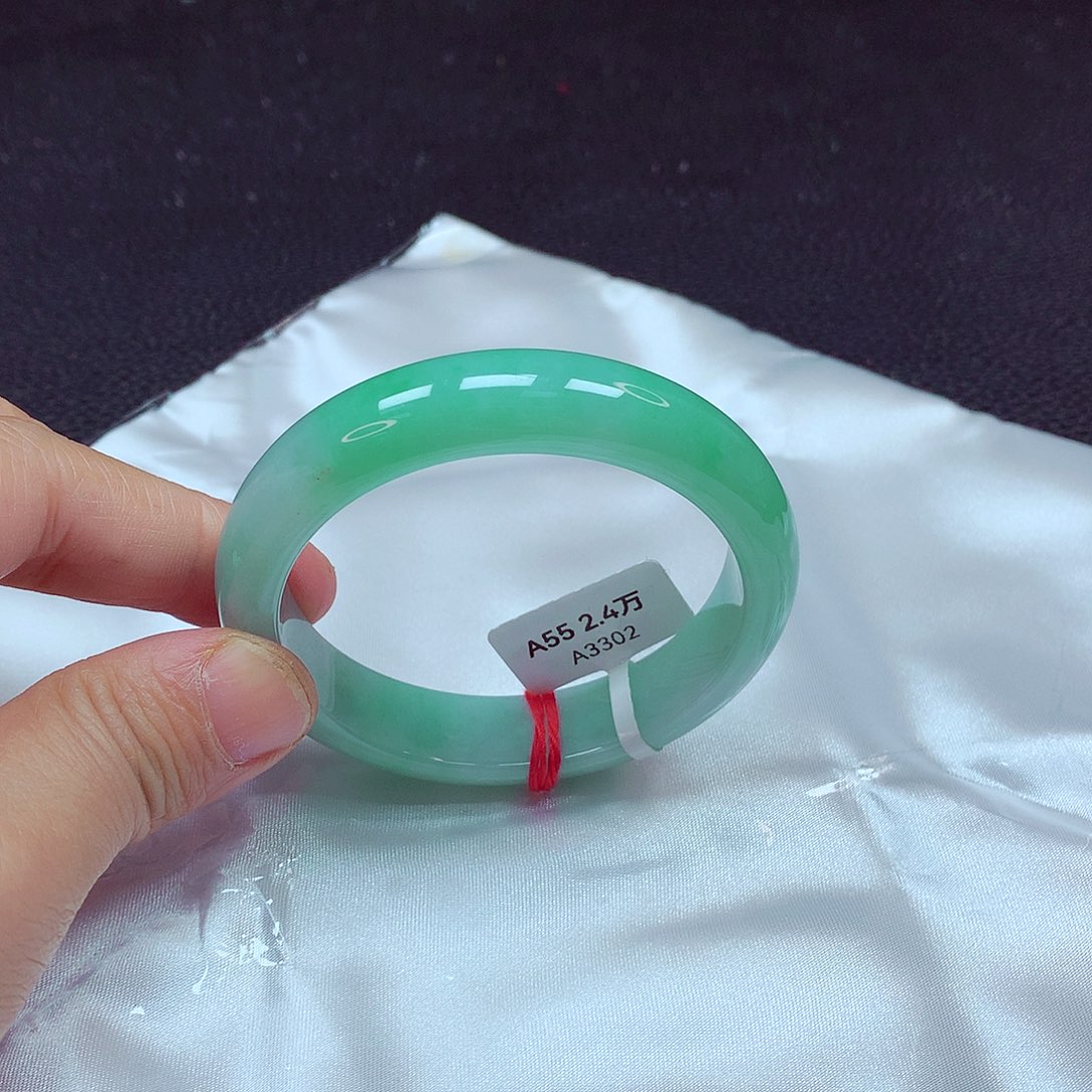 翡翠手镯未镶嵌手镯55