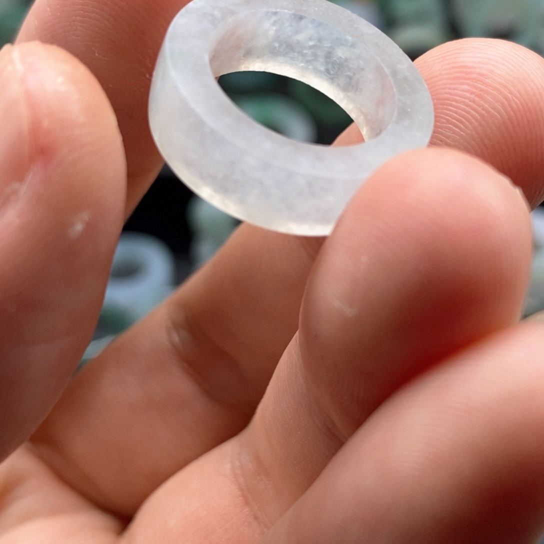 翡翠戒指未镶嵌M****?天然翡翠