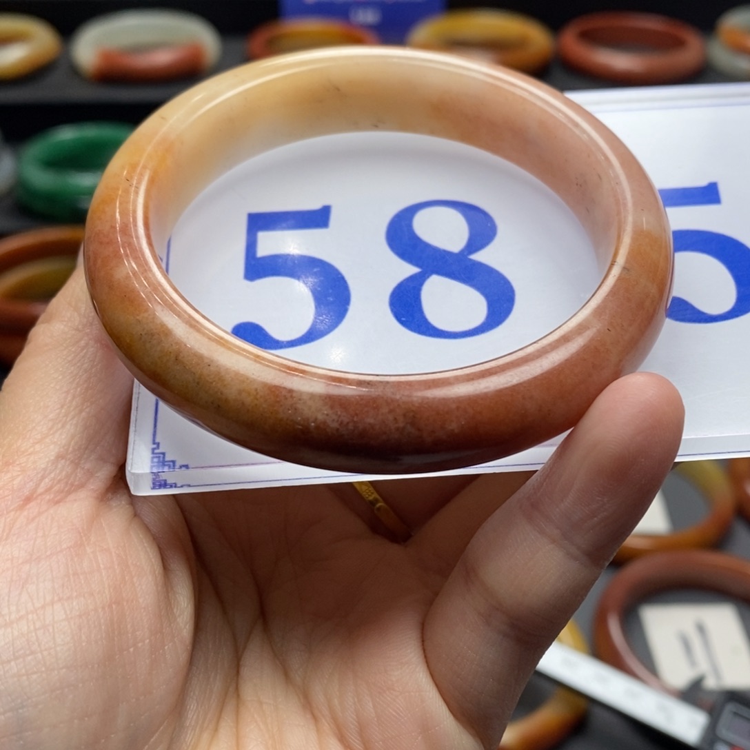 石英质玉（黄龙玉）手镯未镶嵌