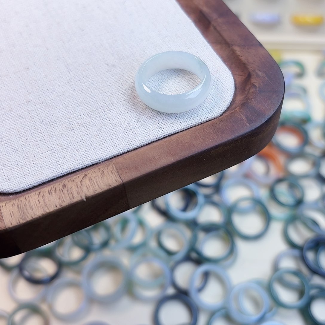 翡翠未镶嵌戒指11 号港 15