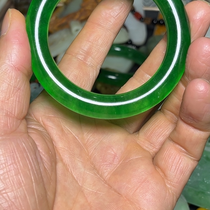 霞***姐翡翠未镶嵌颈饰翡翠手镯88888