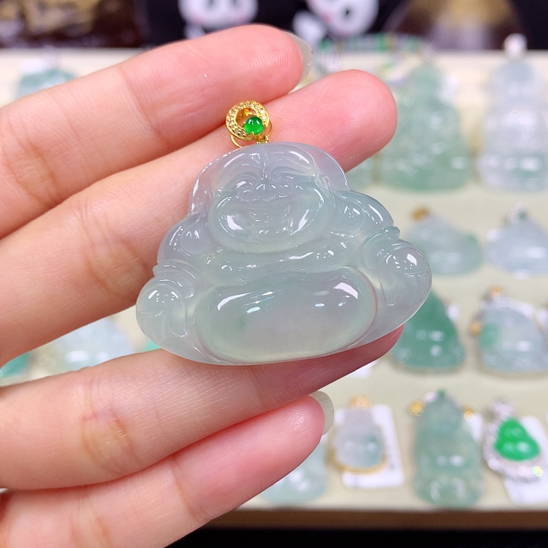 颈饰18K金镶嵌翡翠佛公