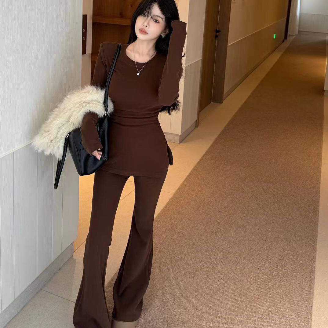 韩系冬季磨毛加厚套装女显瘦收腰上衣高腰微喇裤两件套