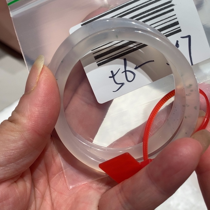 玛瑙/玉髓手镯未镶嵌56