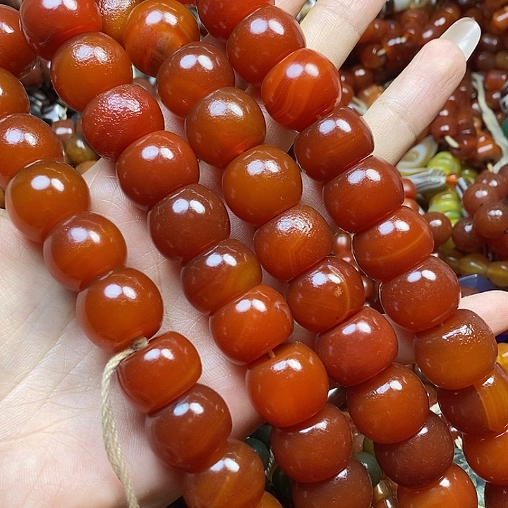 未镶嵌颈饰玛瑙/玉髓玉*