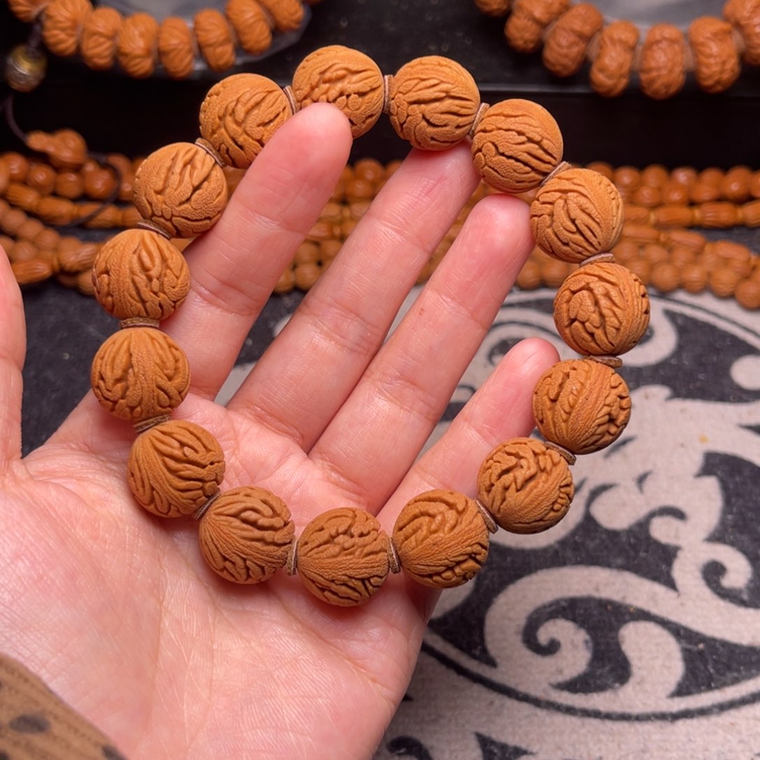 手串桃核龙纹绣球16