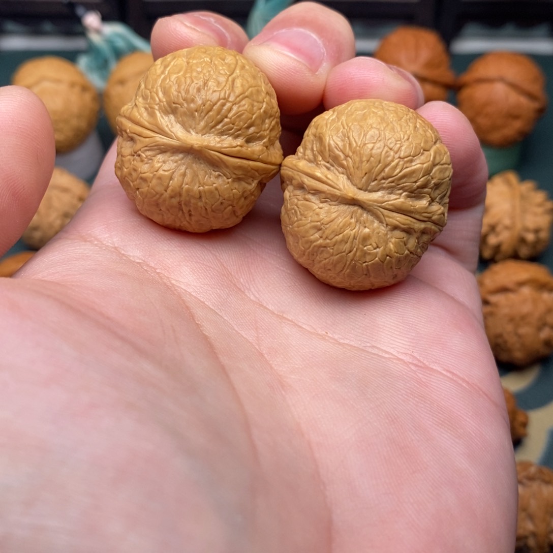 文玩核桃把件蛇皮球