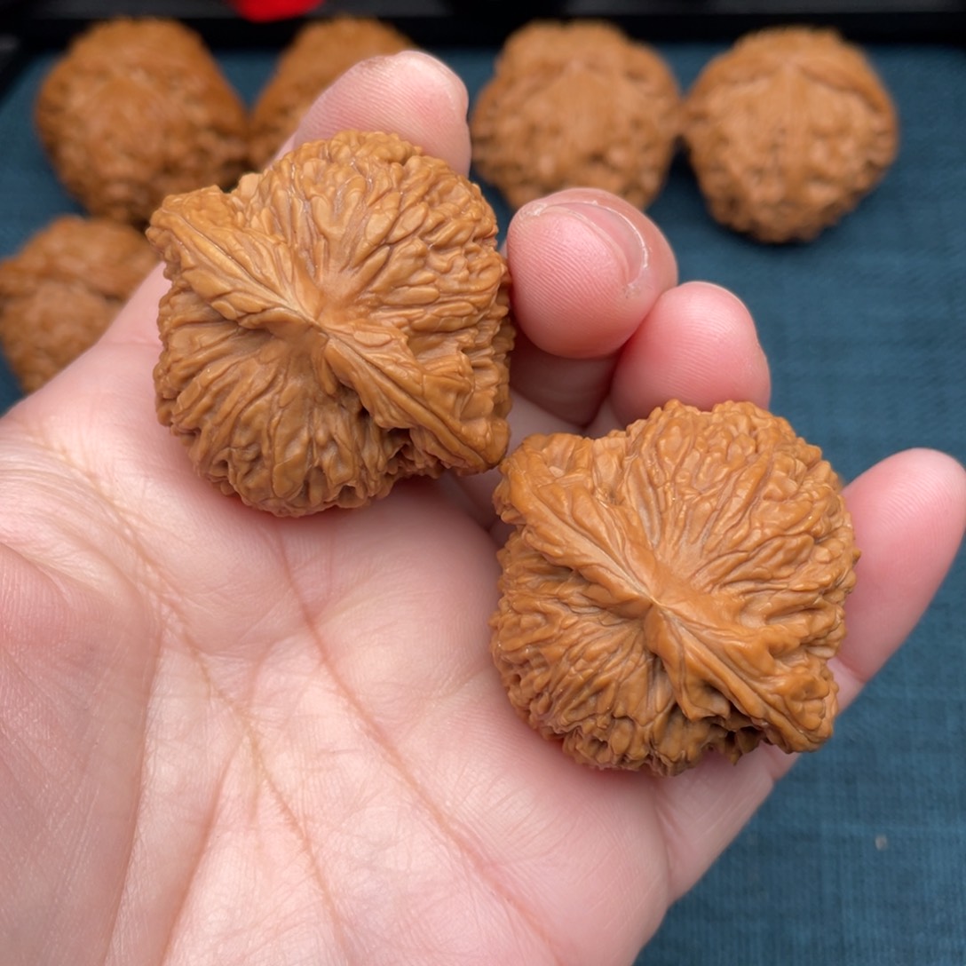 文玩核桃把件全品粗棱球疆42