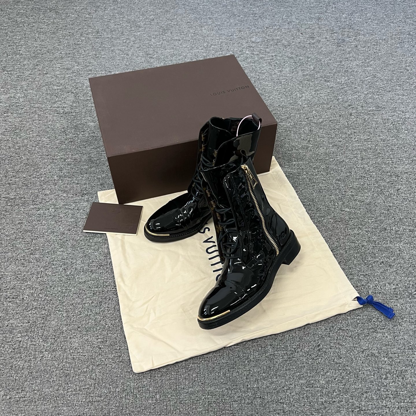 99新 AMIPARIS lv 亮皮中筒靴 36.5 码