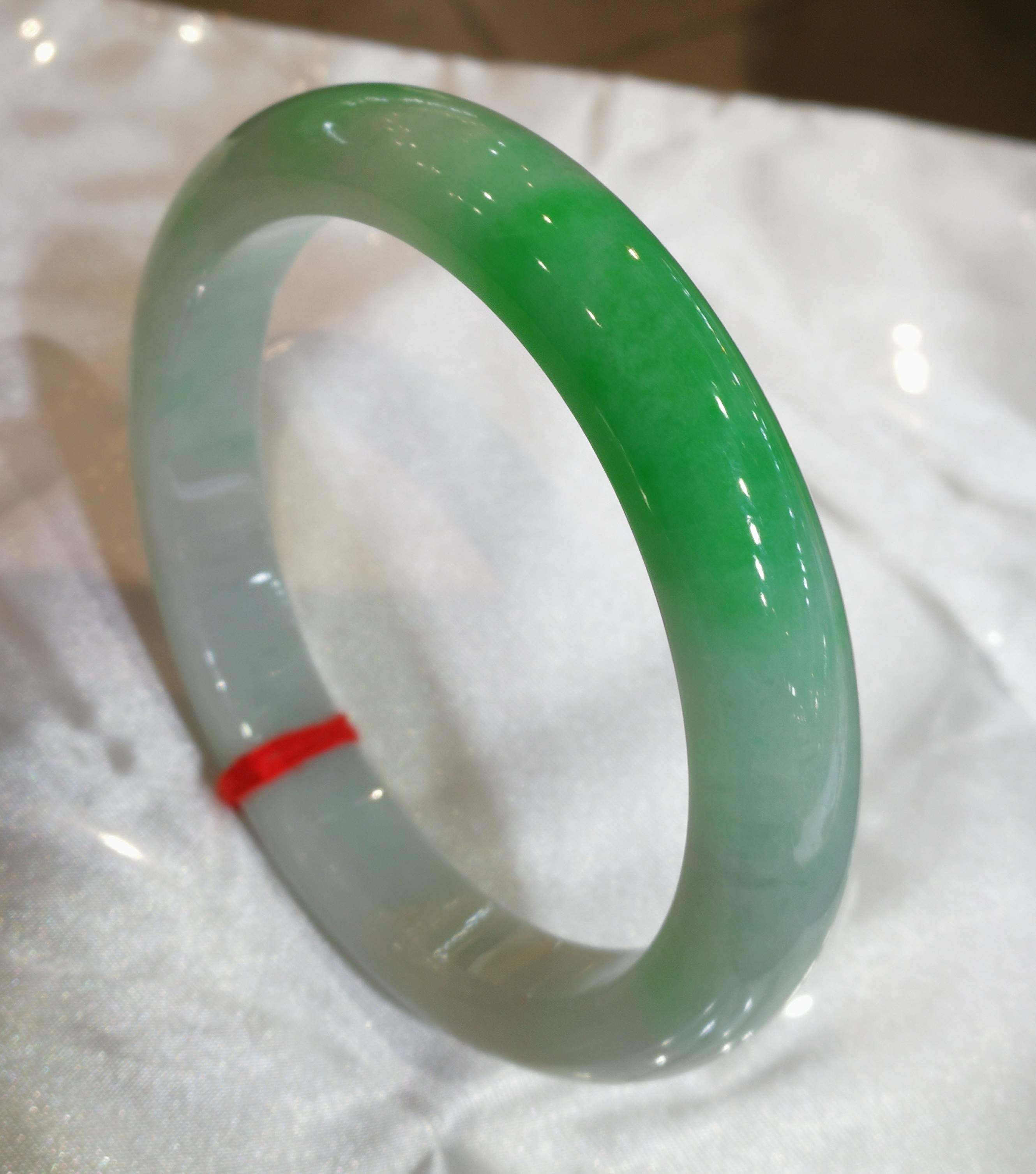 天然翡翠手镯，细腻温润