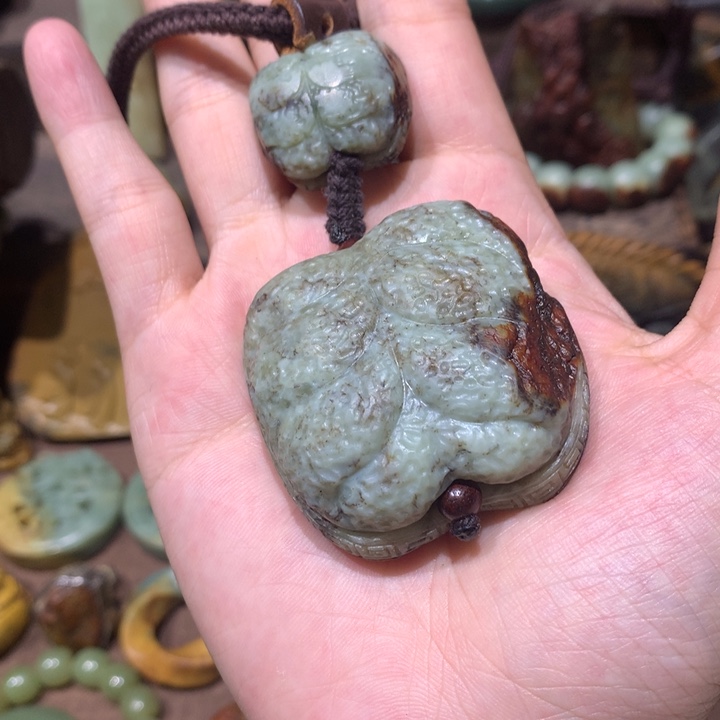岫岩河磨玉（透闪石质玉）未镶嵌把件