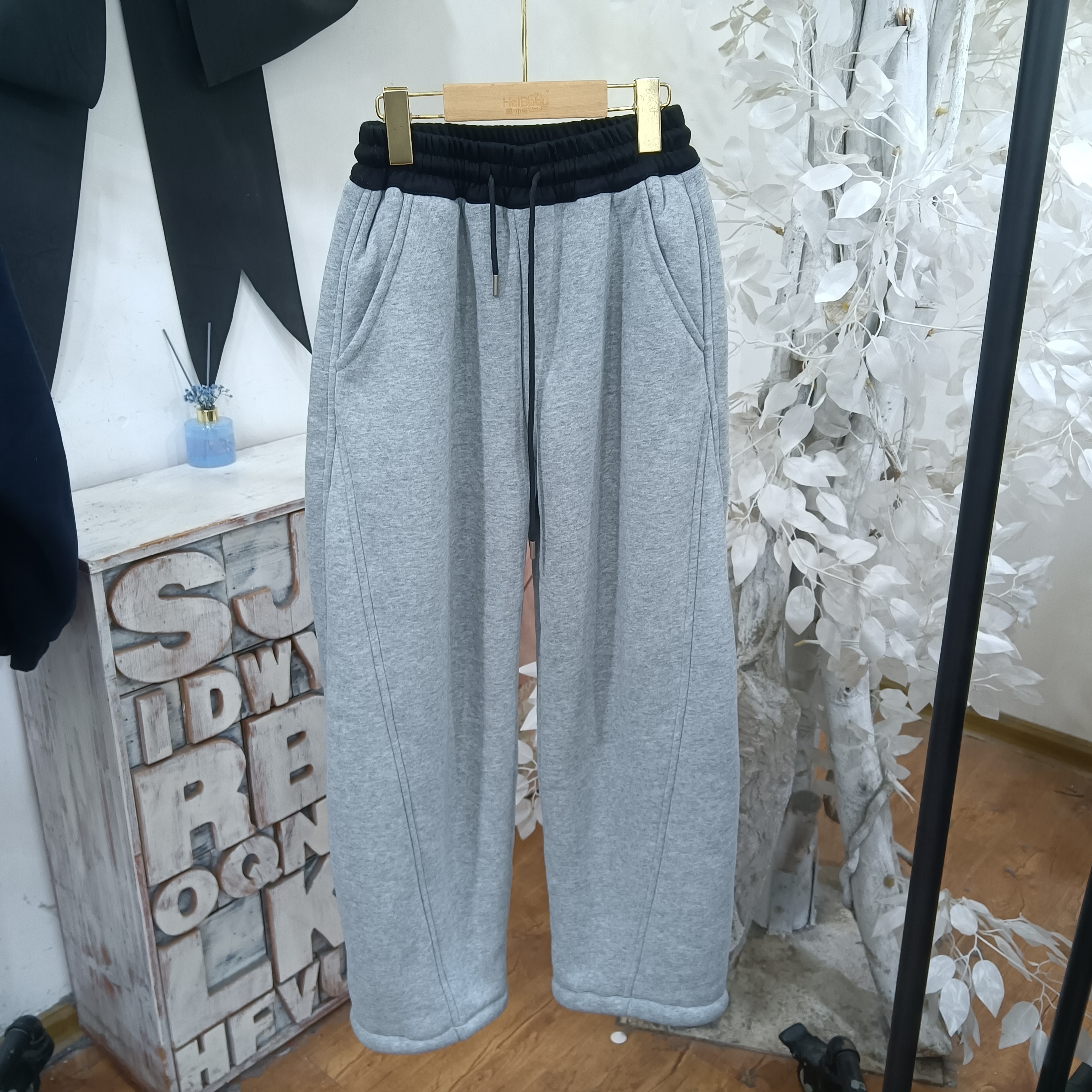 A109灰色厚糕毛卫裤童装