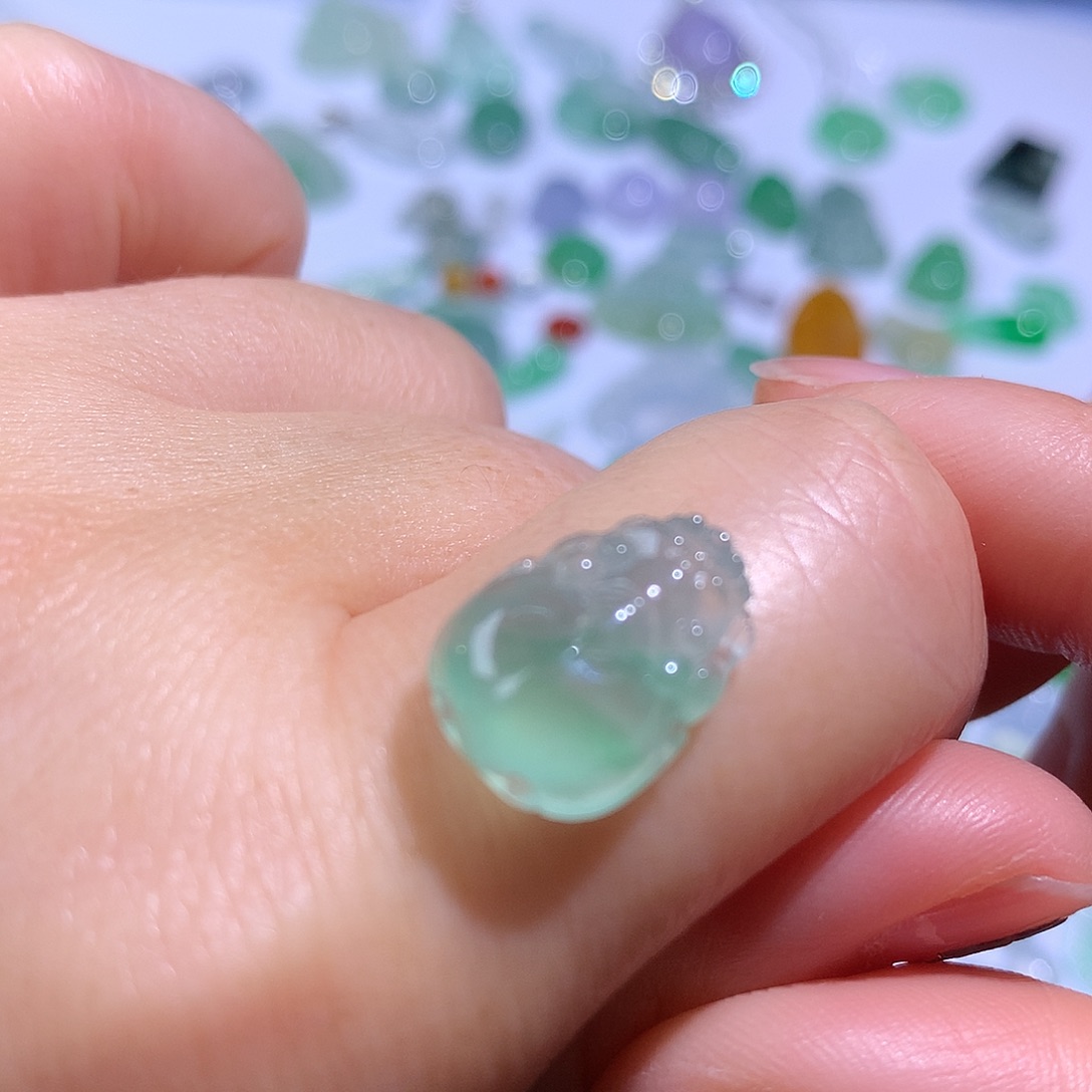 翡翠颈饰未镶嵌皮休