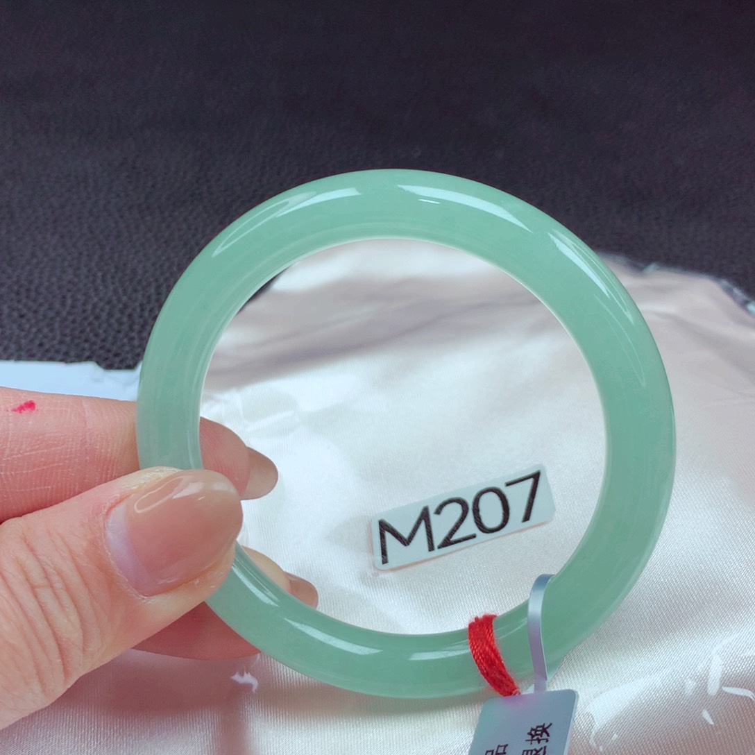 翡翠手镯未镶嵌手镯88