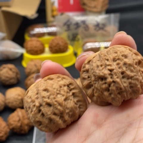 文玩核桃吊坠低**天血麒麟