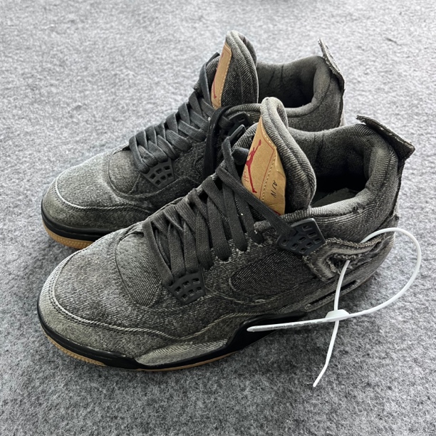 90新 Levi's/李维斯 联名Aj4 42.5码 OO0114