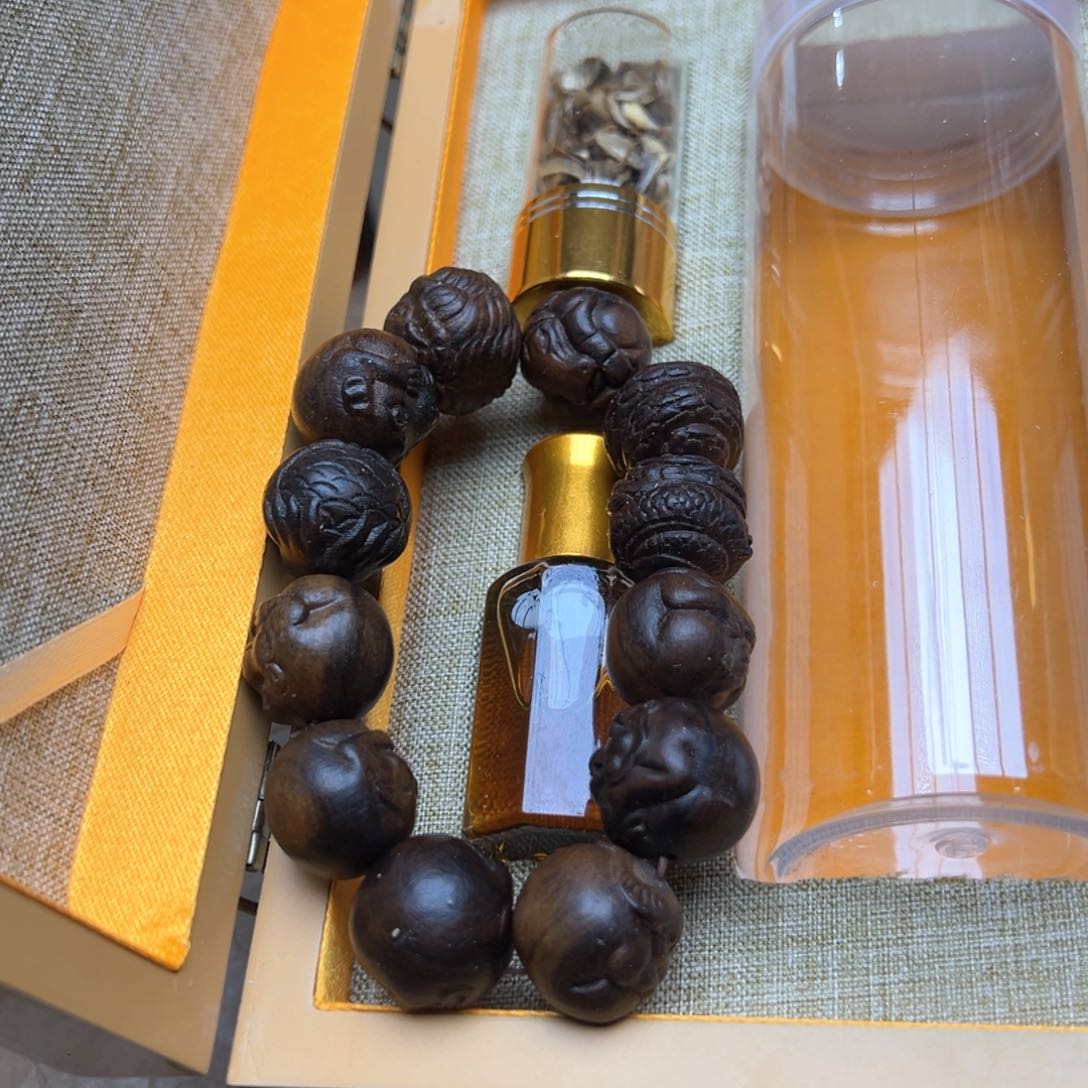 大叶紫檀（黑酸枝木类）