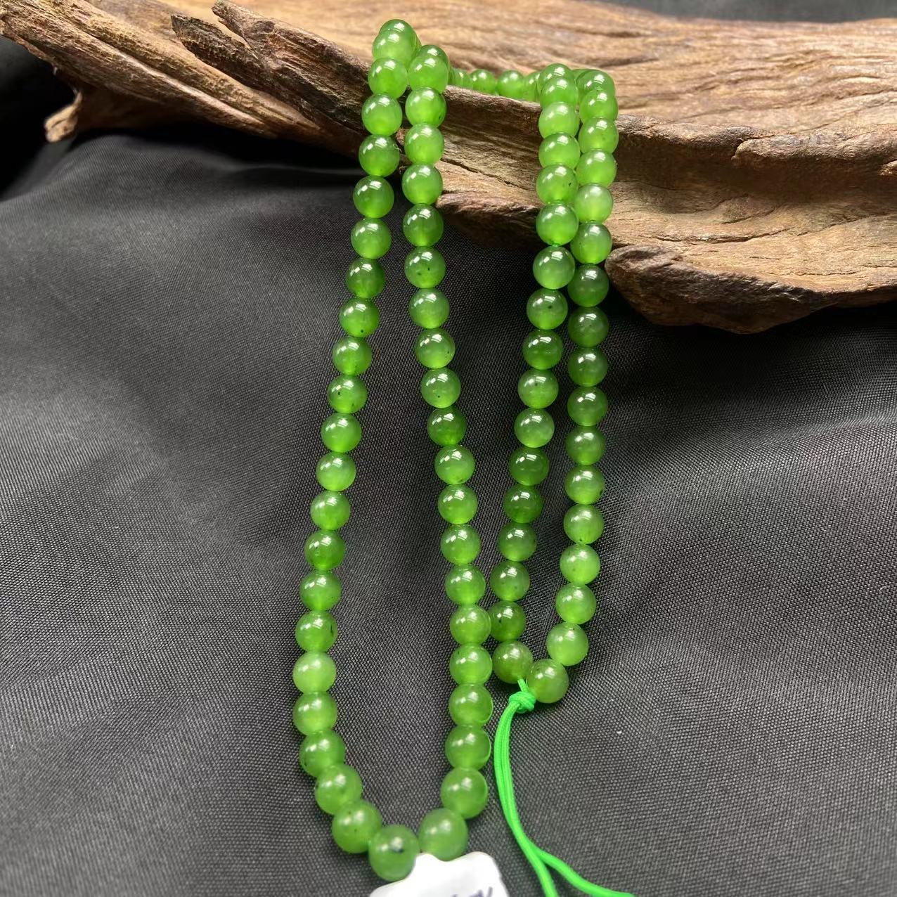 极光绿天然和田玉碧玉6mm正阳绿108颗项链吊坠链