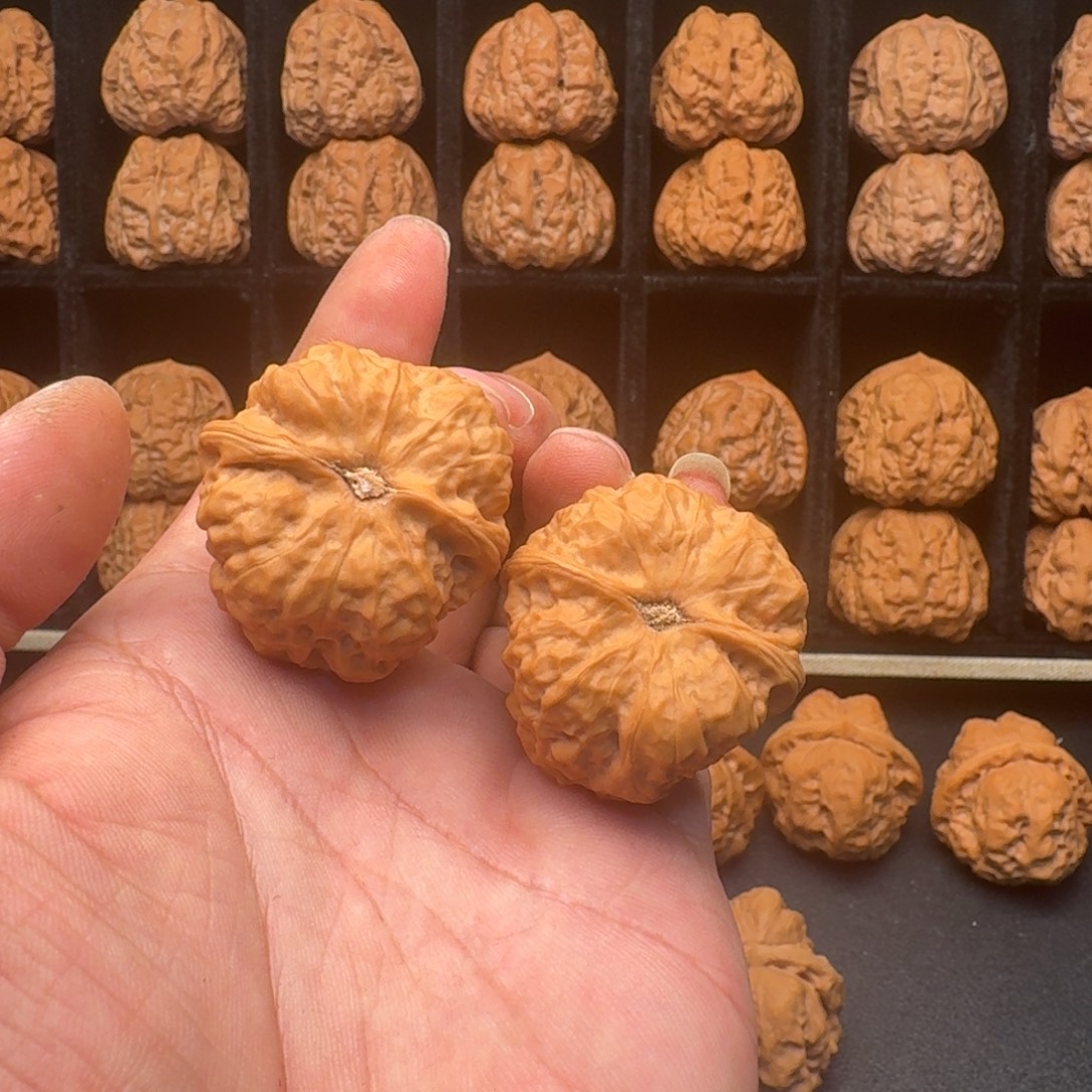 刚***好文玩核桃吊坠蛙蛙35