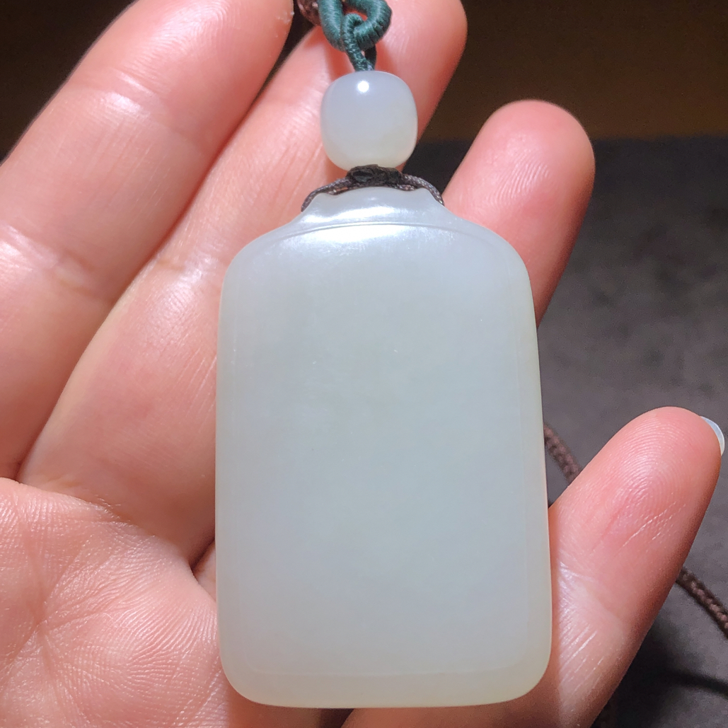 和田玉平安无事牌，玉质细腻油润