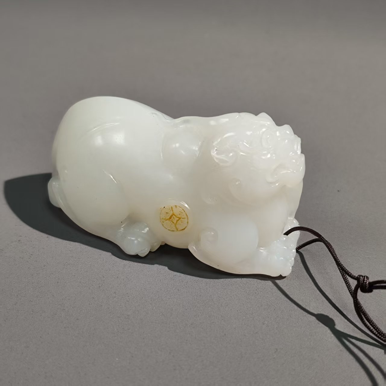 民国和田玉貔貅把件