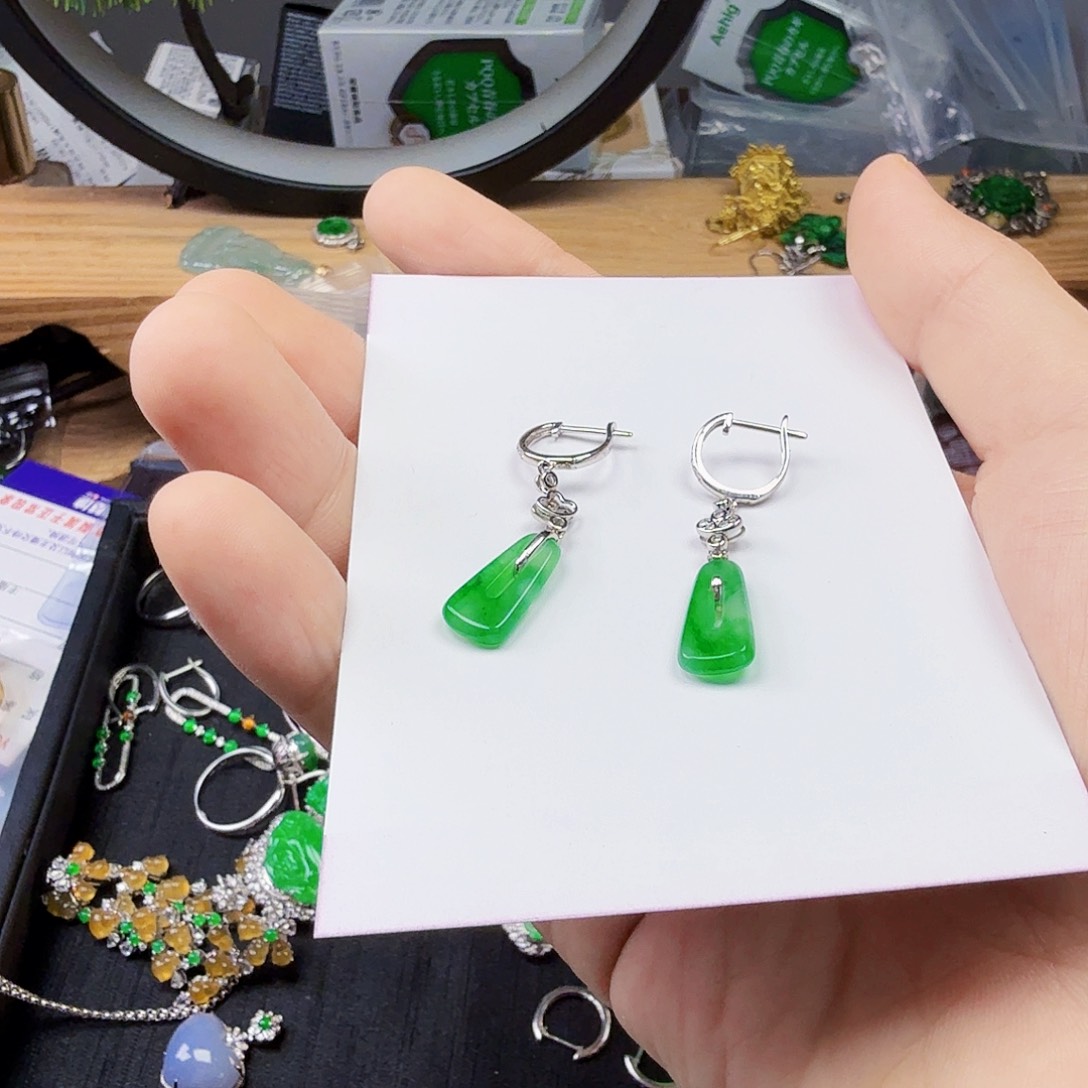 翡翠颈饰18K金镶嵌龙****号一对