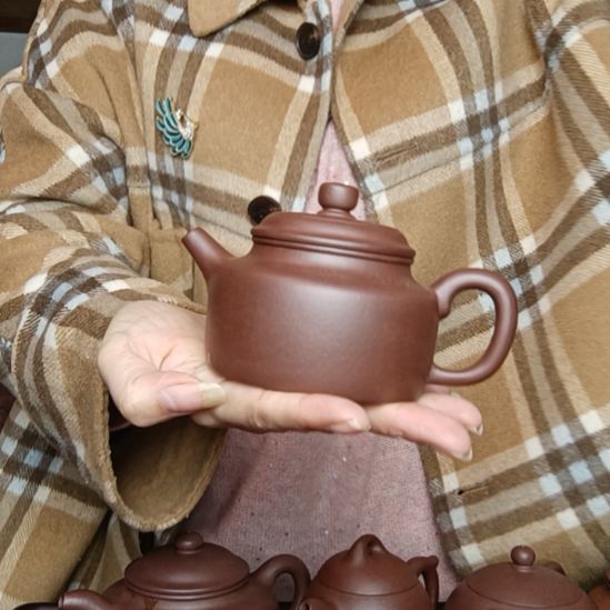 踏***实茶壶紫砂原矿底曹青  容量220cc。