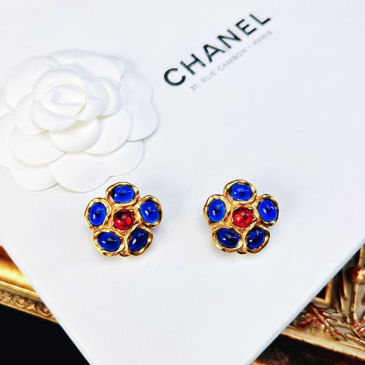 95新 Chanel/香奈儿 柚礼中古/香奈儿红蓝琉璃花耳夹cq511011