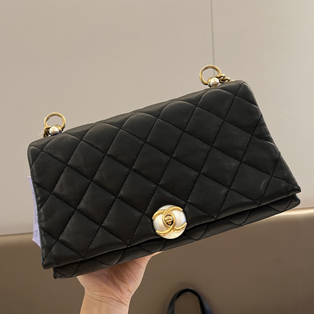 95新 Chanel/香奈儿 包展专属 香奈儿珍珠扣口盖包