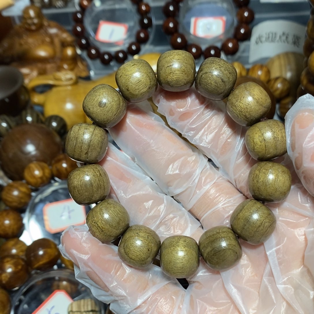 金丝楠木雕工艺品15