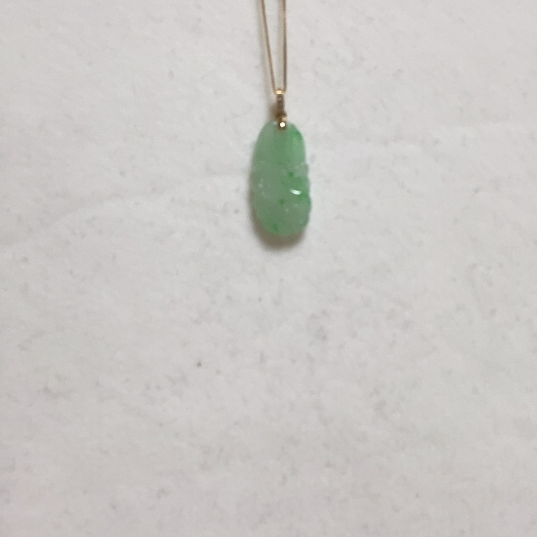 翡翠颈饰18K金镶嵌简单