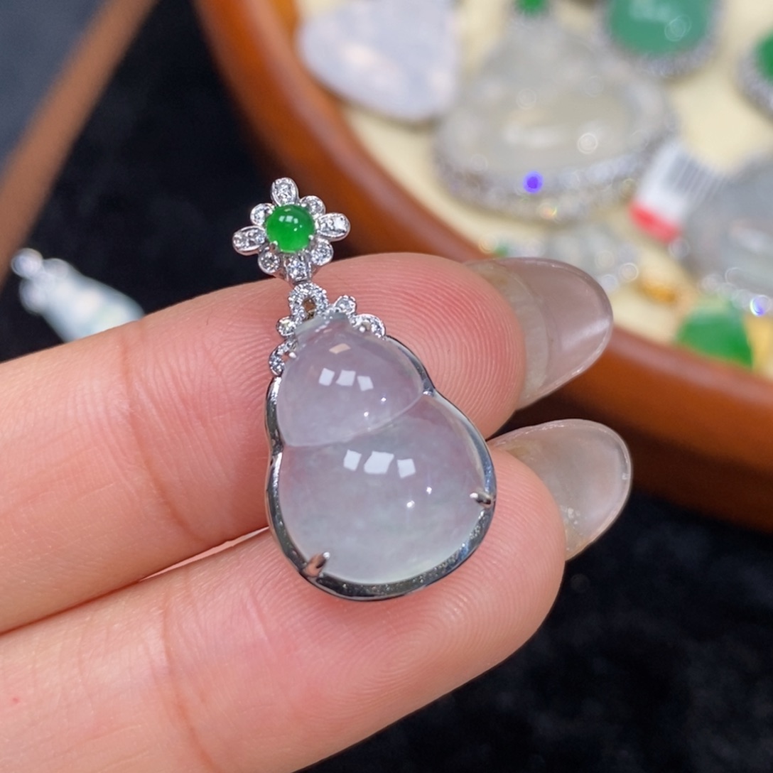 翡翠吊坠(赠链)18K金镶嵌