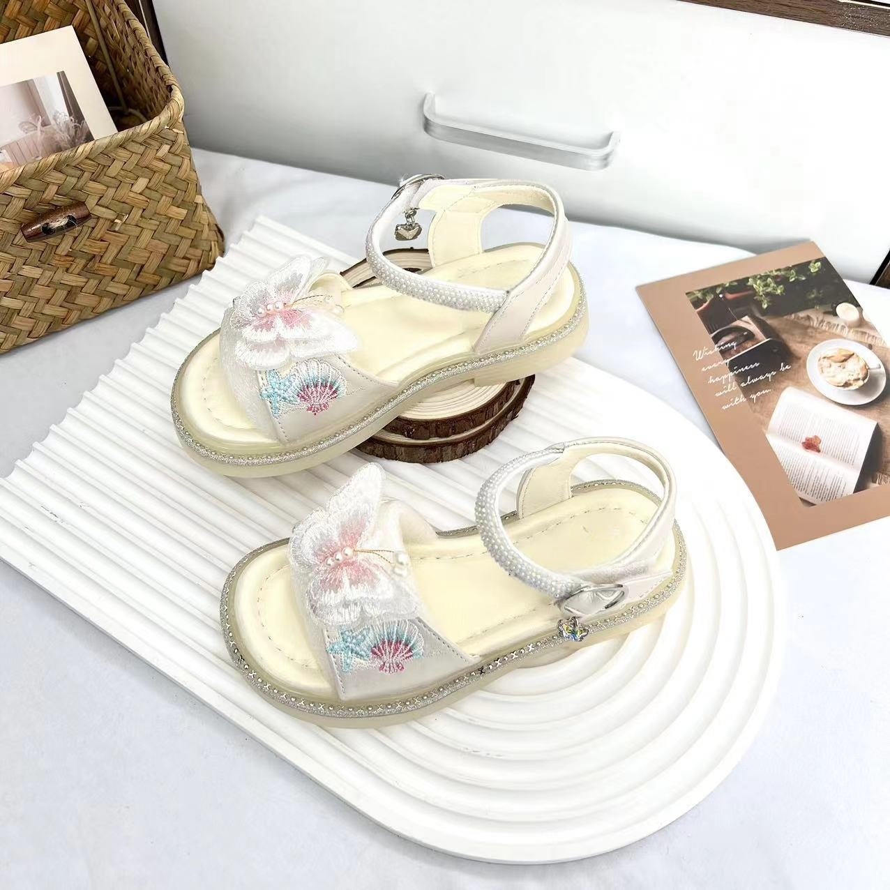 2025新款女童中国风蝴蝶刺绣果冻底仙仙凉鞋X8616-2