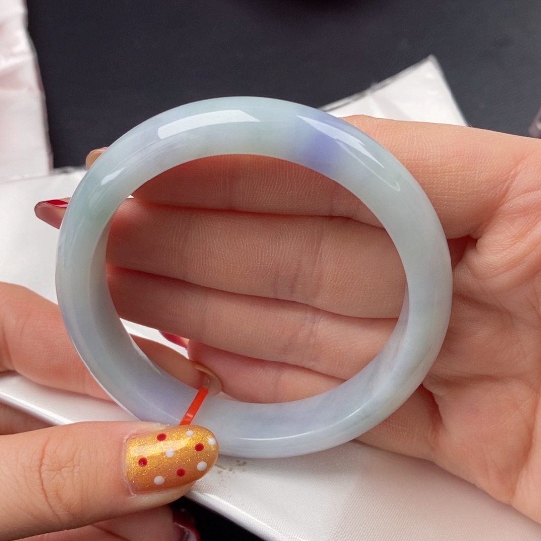 翡翠手镯未镶嵌58口