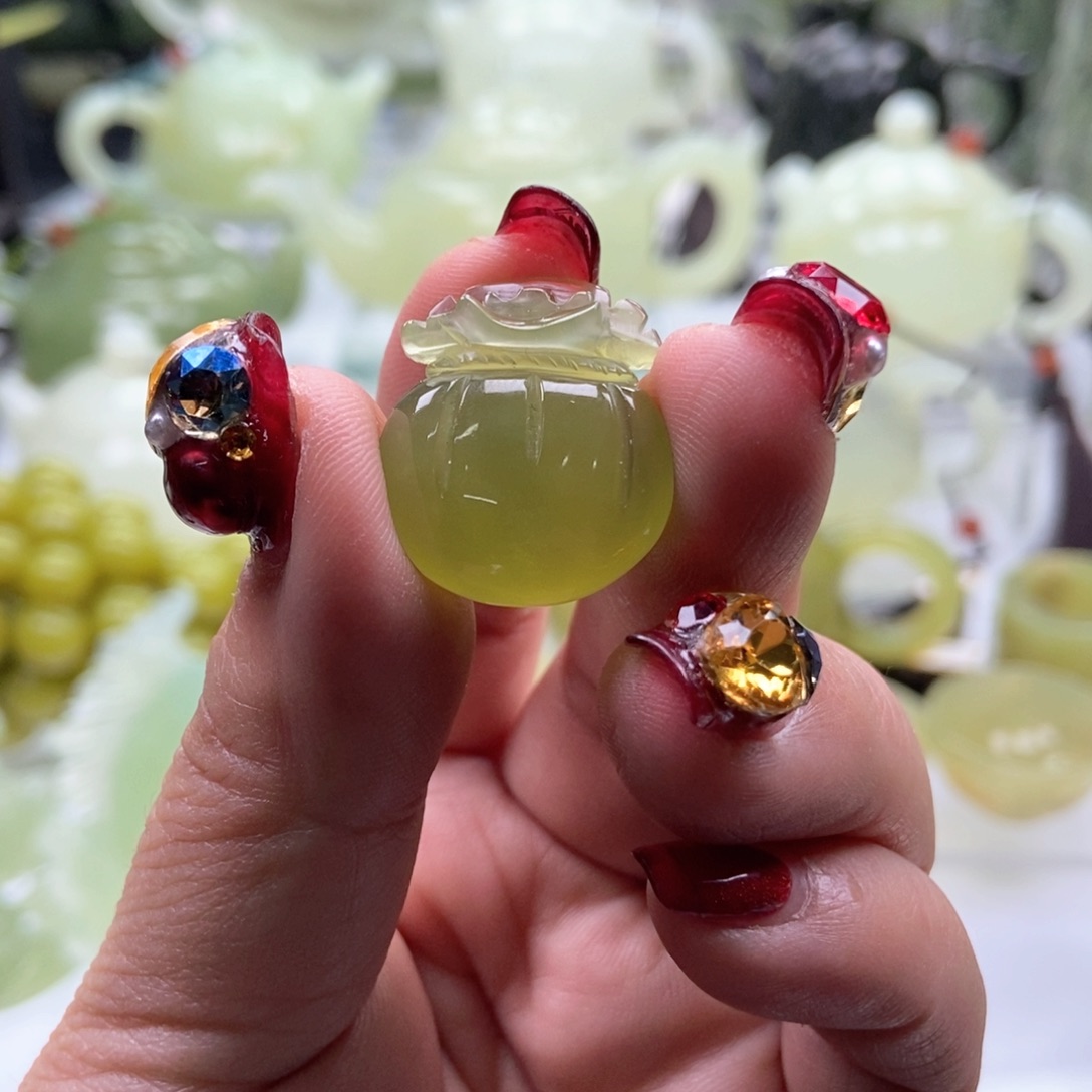 蛇纹石玉壶未镶嵌精*