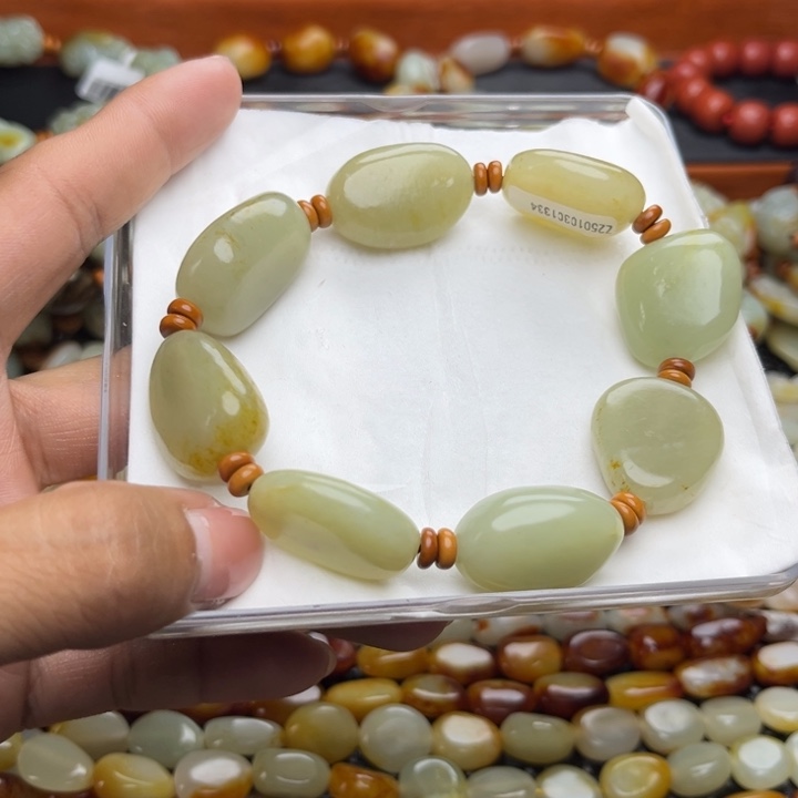 和田玉颈饰未镶嵌