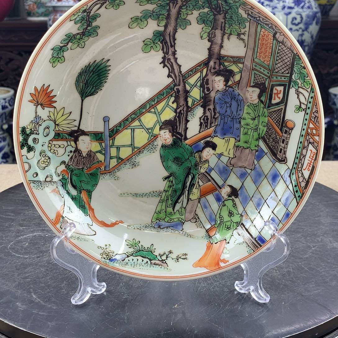 摆件瓷器收藏起来吧