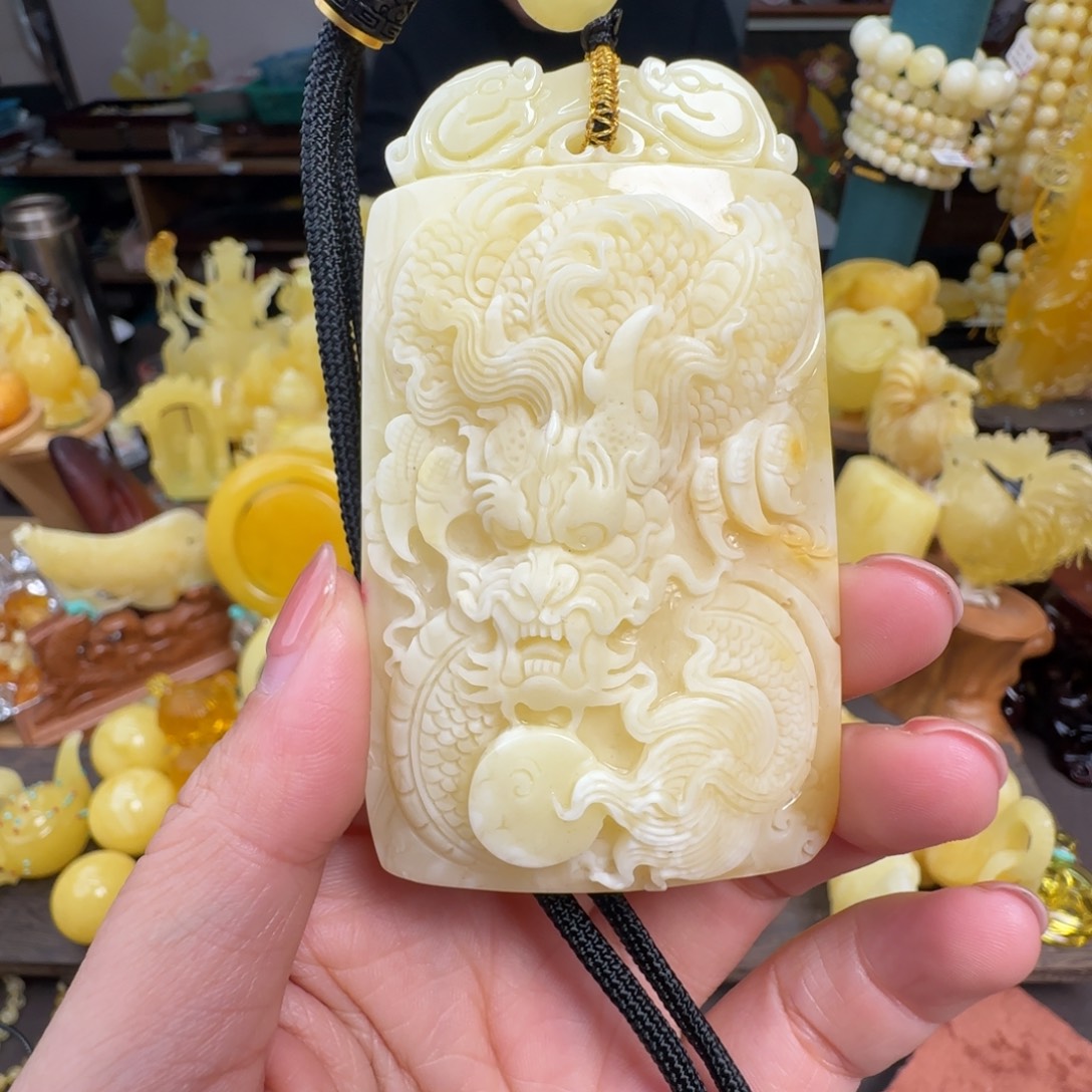 蜜蜡未镶嵌珠宝奇石